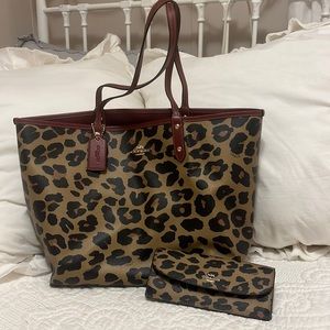 Coach City Tote leopard print (reversible) with wallet